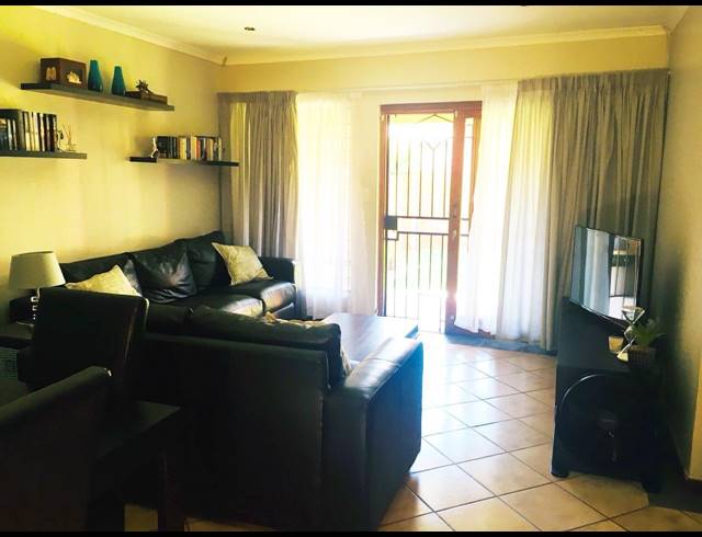 2 BEDROOM SIMPLEX TO LET IN BOARDWALK